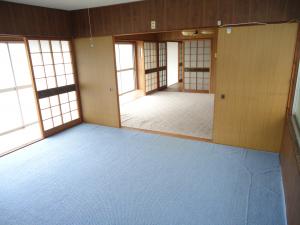 1970s wood house, 17-min walk to station, Shimane