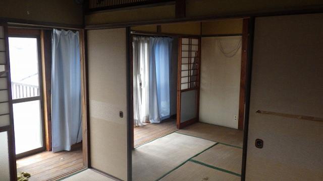 1960s wood house, 16-min walk to station, Nagasaki