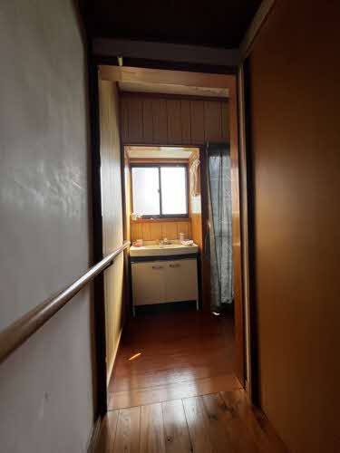 1950s wood house on a large plot in Iwate