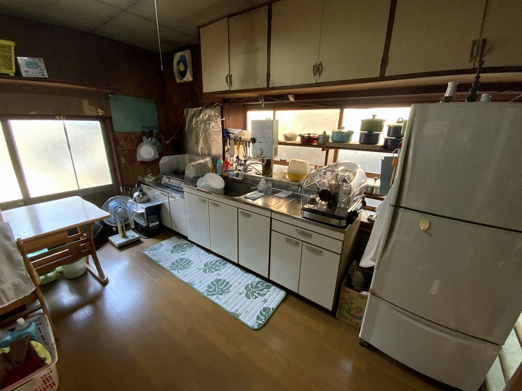 1970s wood house on a large plot in Yamaguchi