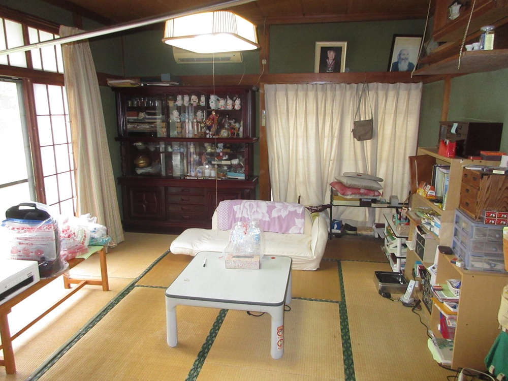 1980s wood house, 12-min walk to station, Iwate