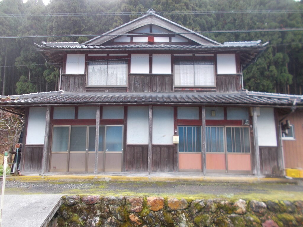 1950s wood house with storehouses in Shiga
