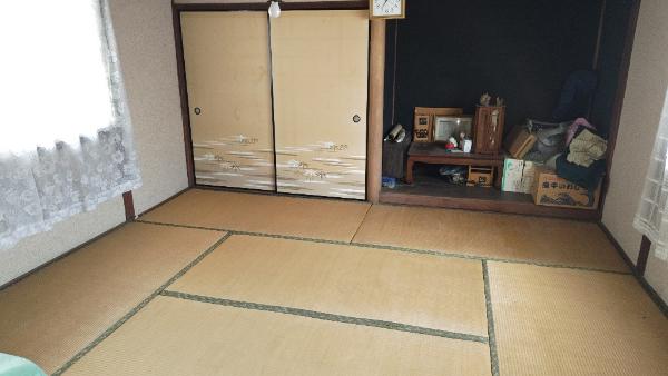 Wood house with storehouses in Hyogo