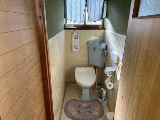 1980s wood house in Kochi