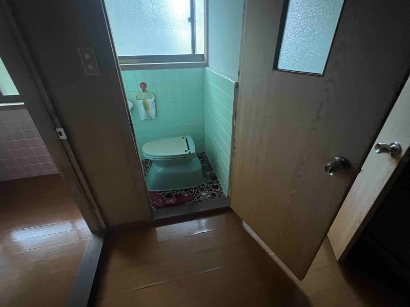 1970s wood house on a large plot in Tottori