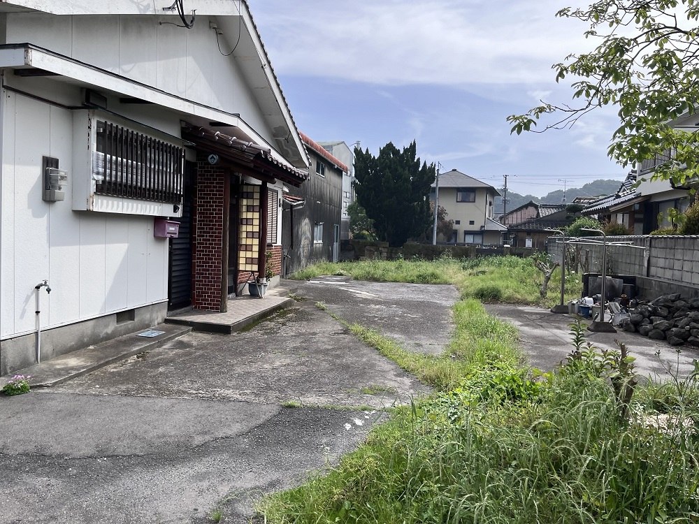 1970s wood house near the coast in Yamakawafukumoto, Ibusuki