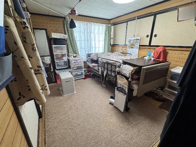 1970s wood house, 14-min walk to station, Tokamachi, Niigata