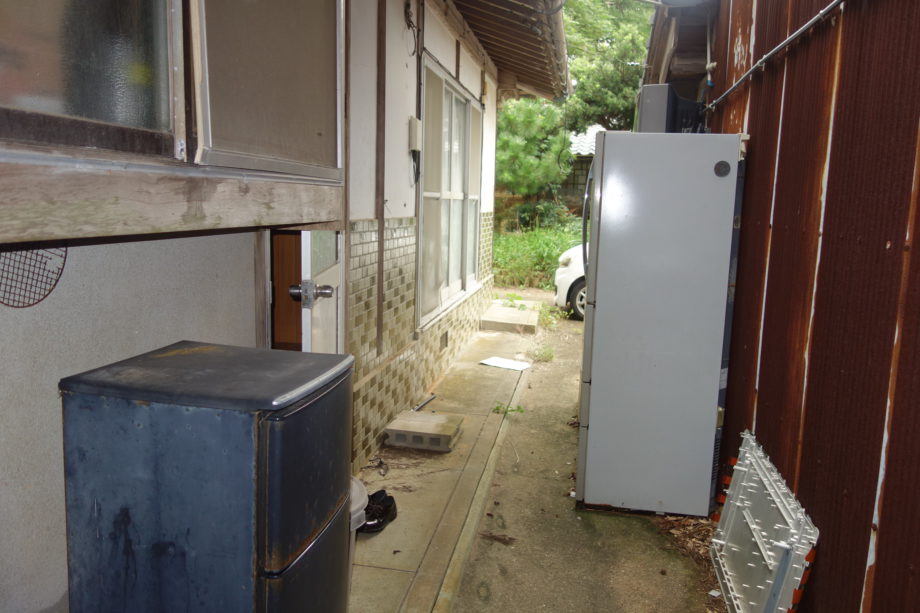 1970s wood house on a large plot in Nagasaki