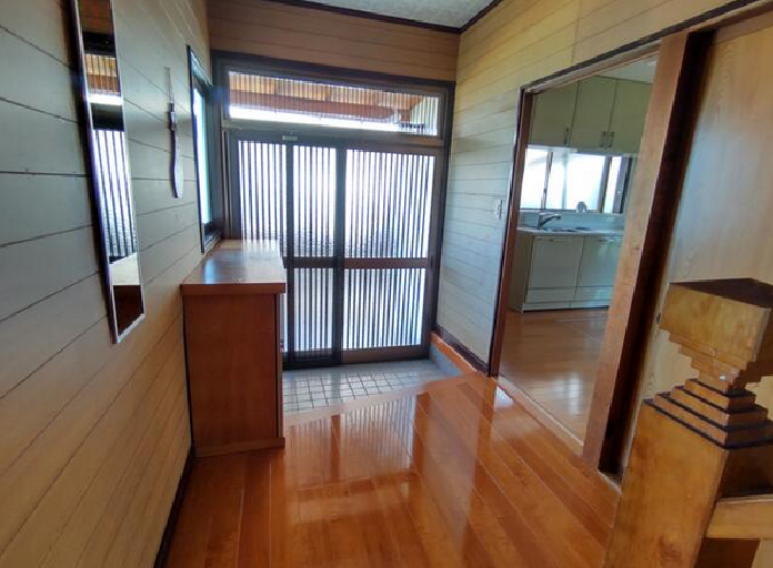 1980s wood house, 13-min walk to station, Nagano