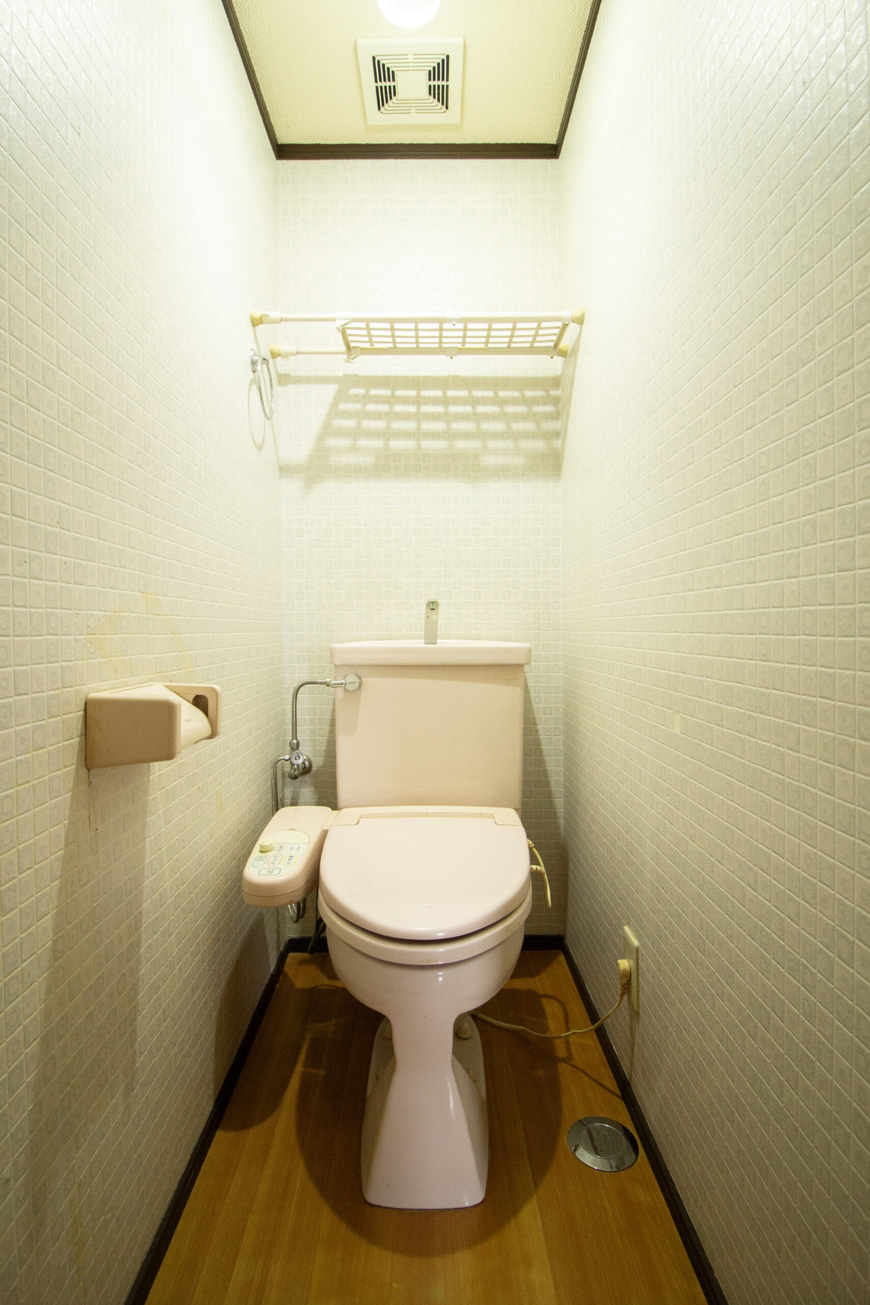 1990s wood house on a large plot in Matsusaka Kahada