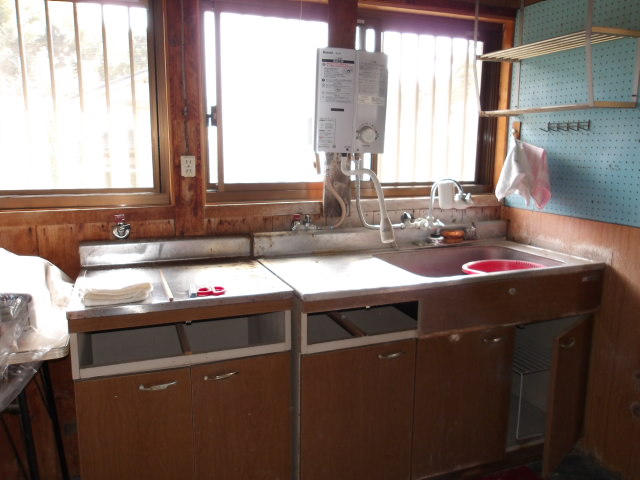 1960s wood house, 15-min walk to station, Hirasa, Satsumasendai