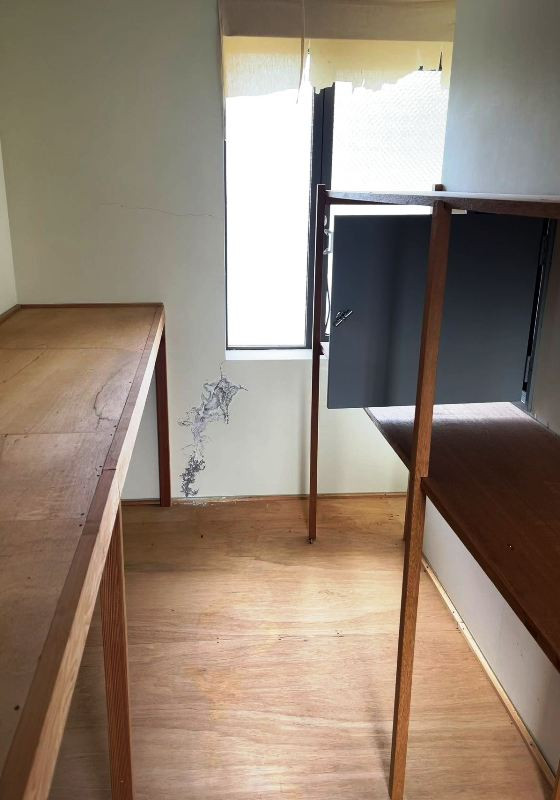 1970s concrete house on a large plot in Tottori