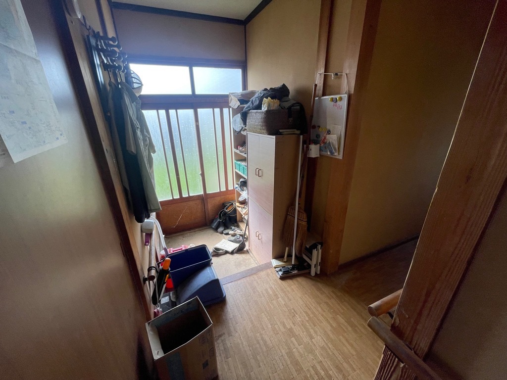 1970s wood house on a large plot in Nagano