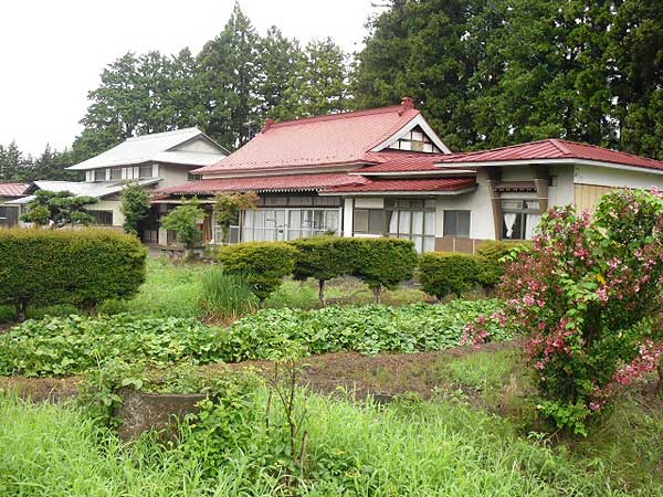 1870s wood house on a large plot in Iwate