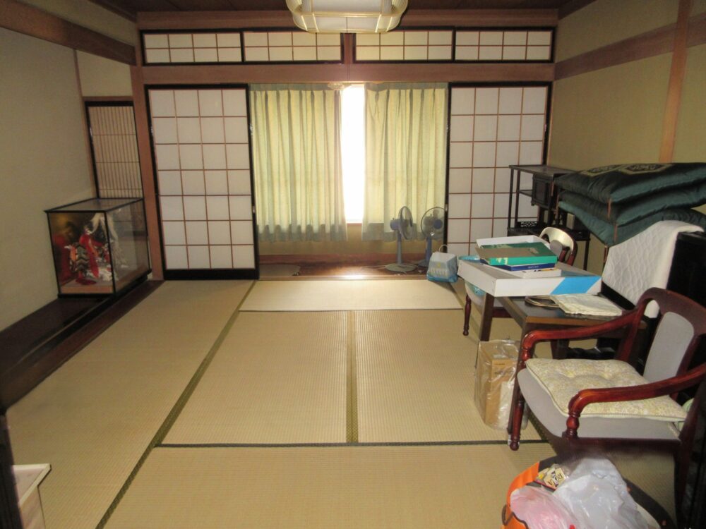 1960s house, 2-min walk to station, Toyama