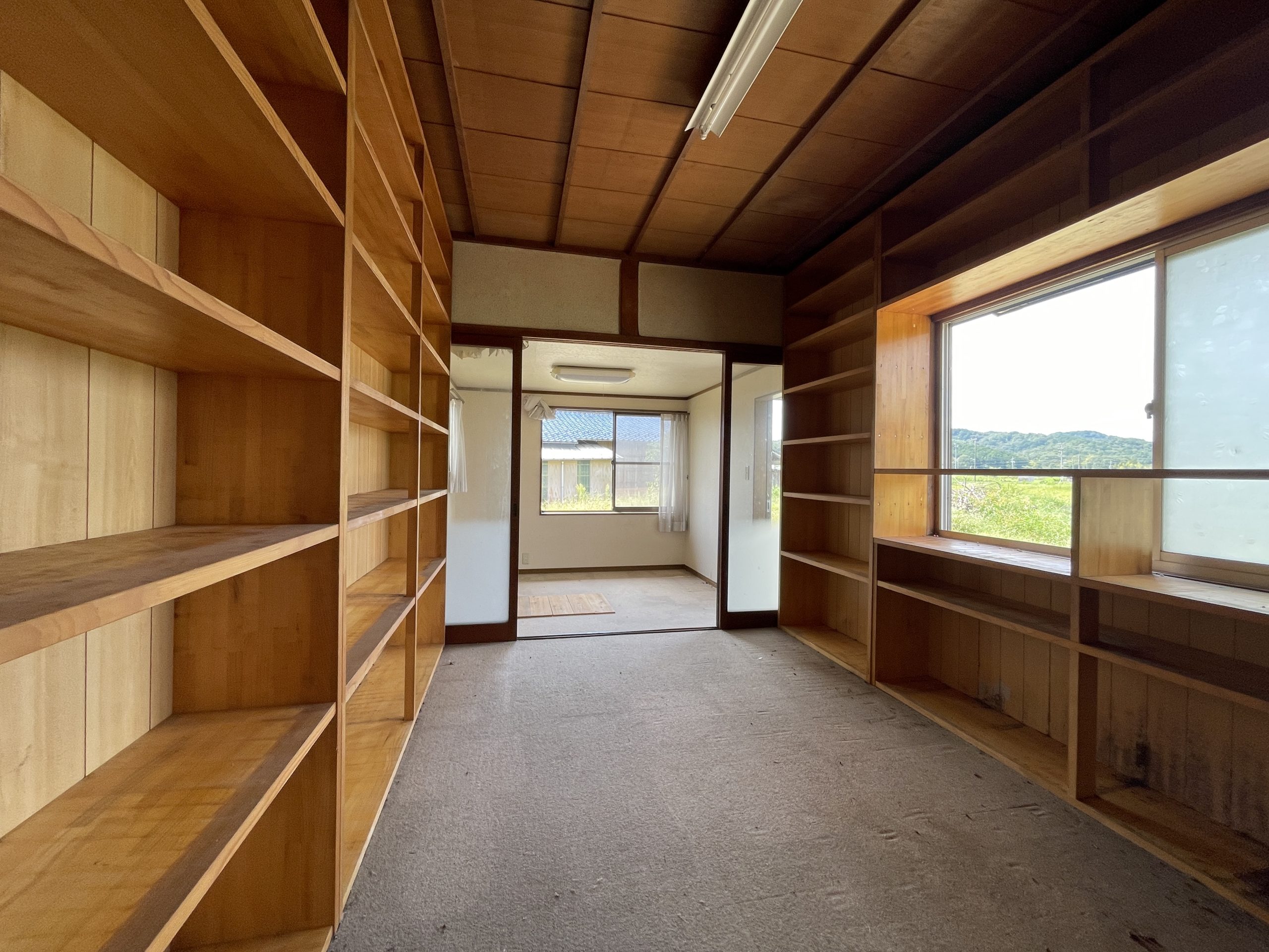 1960s wood house on a large plot in Gifu