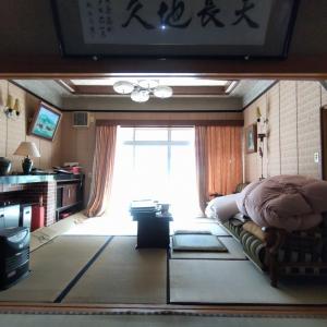 1970s wood house with storehouses in Niigata