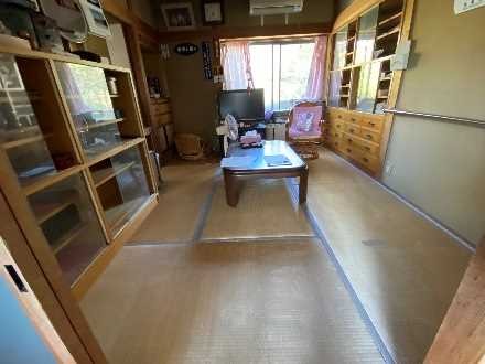 1980s wood house on a large plot in Tashiro, Kinko