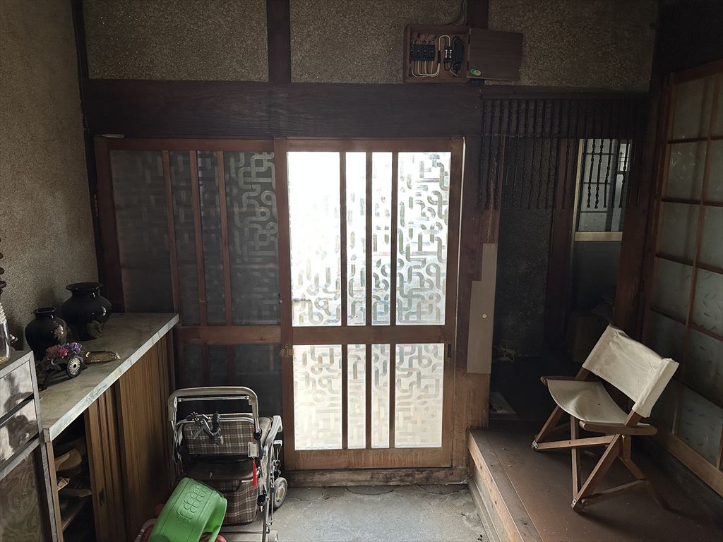 1940s wood house with storehouses in Gifu