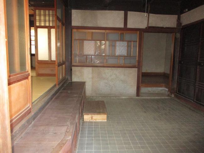 Wood house on a large plot in Okayama