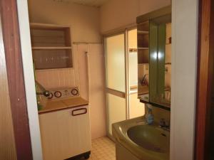 1960s wood house, 13-min walk to station, Kawanishi, Yusui