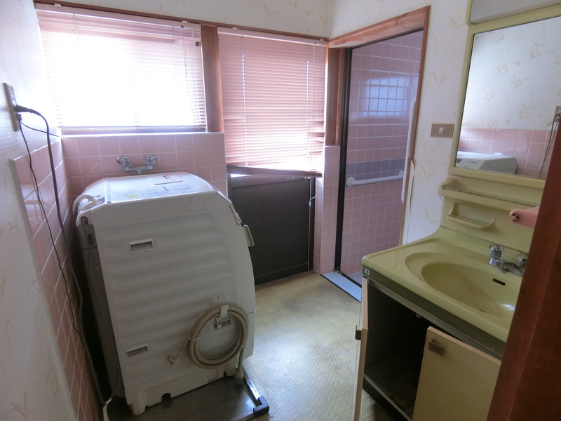 1980s wood house in Kochi