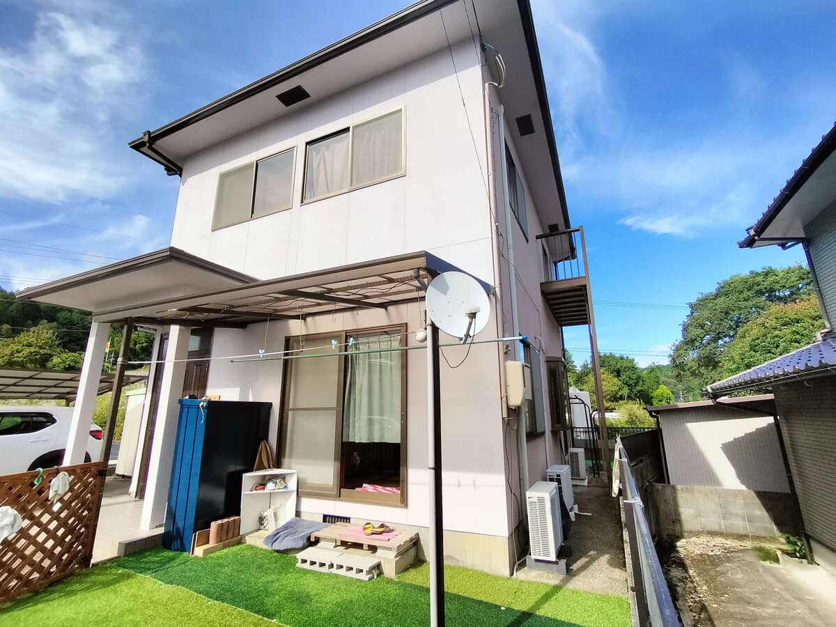 1990s wood house in Hiroshima