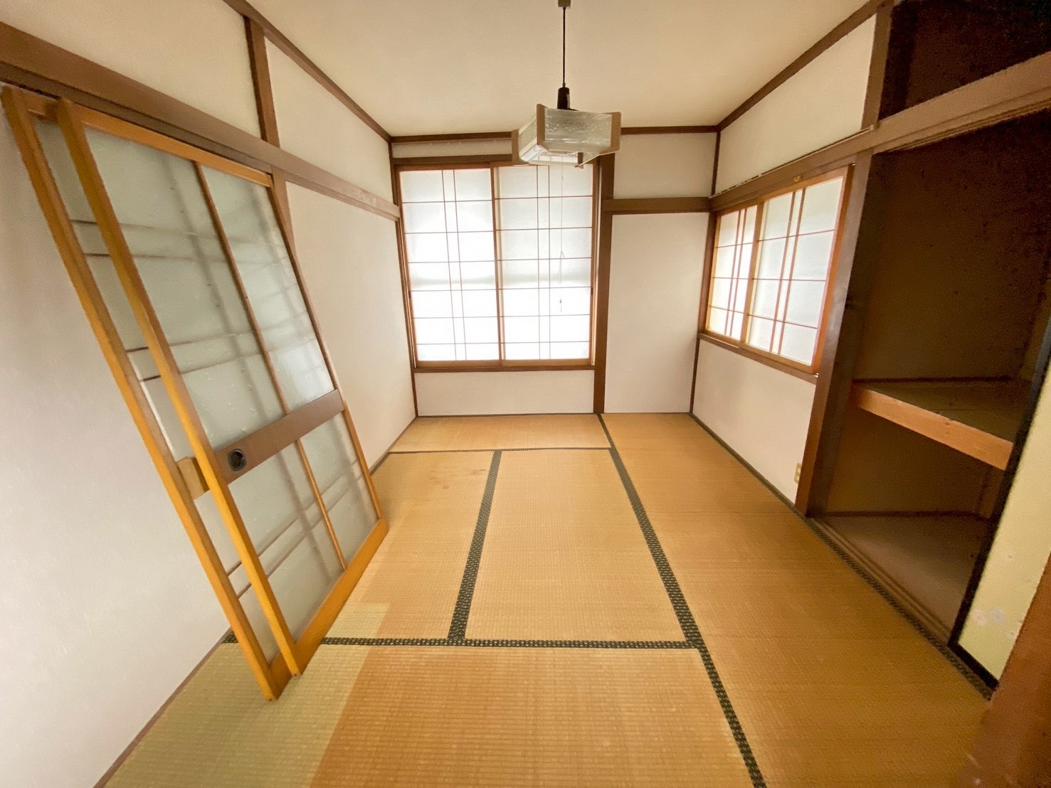 1970s wood house, 13-min walk to station, Aomori