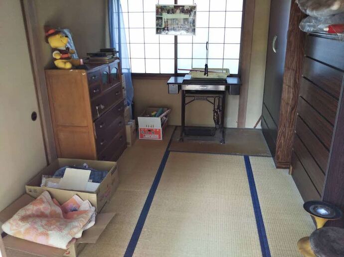 1980s wood house, 10-min walk to station, Toyama