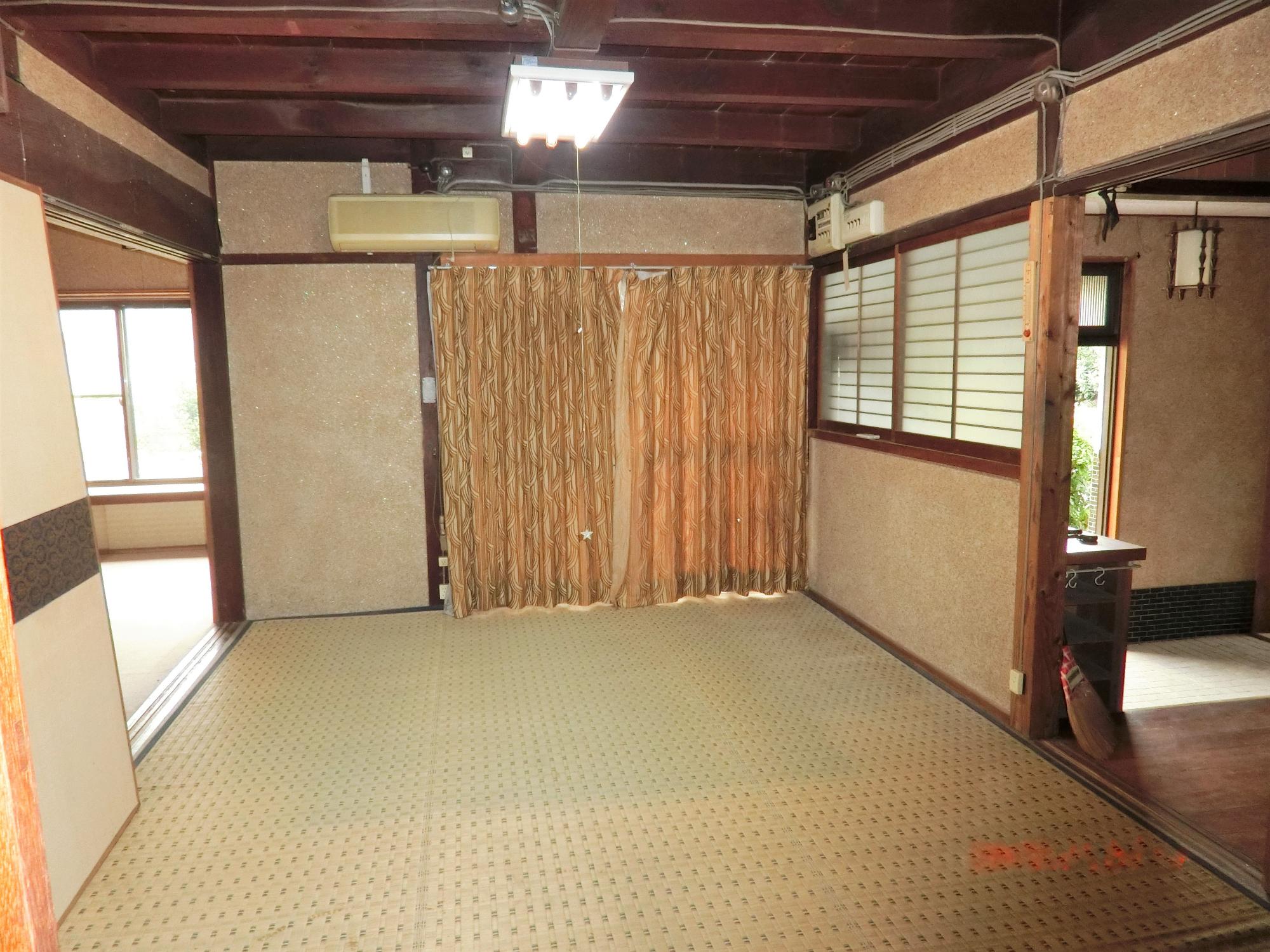 1920s wood house with storehouses in Fukuoka