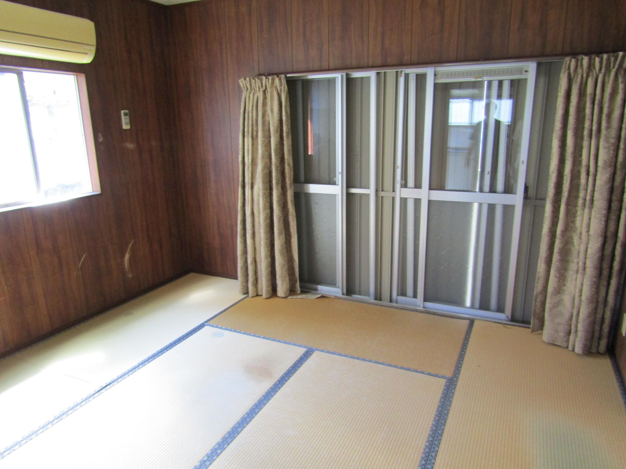 A-115: Natural surroundings, perfect for two people, home vegetable gardening possible