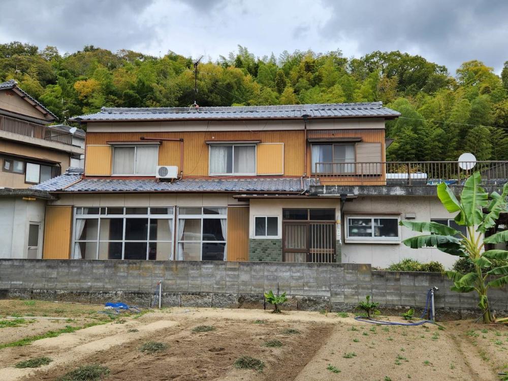 1970s concrete house in Kagawa