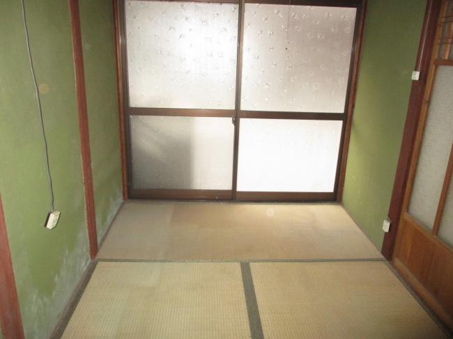 1950s wood house, 15-min walk to station, Okayama