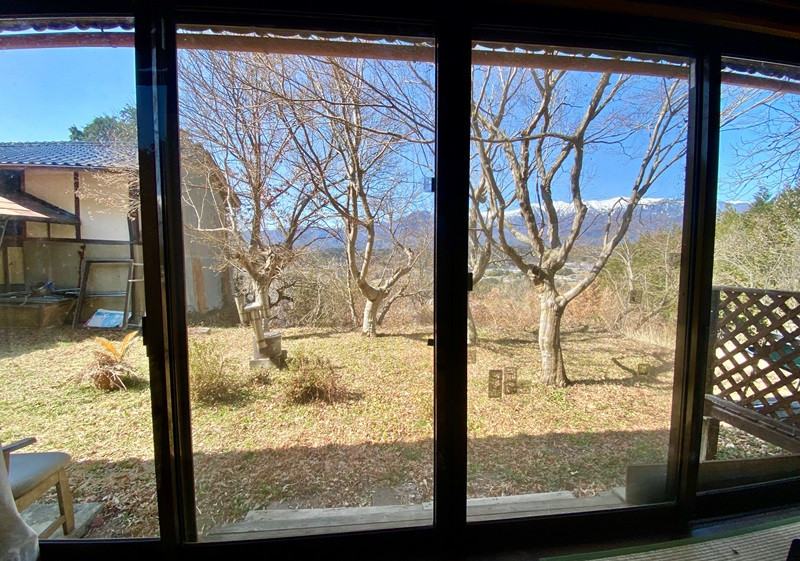 Wood house with storehouses in Nagano
