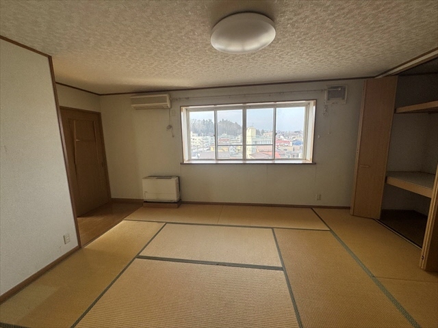 2000s wood house in Aomori