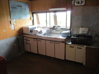 1920s wood house on a large plot in Niigata