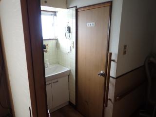 1970s concrete house, 1-min walk to station, Oita
