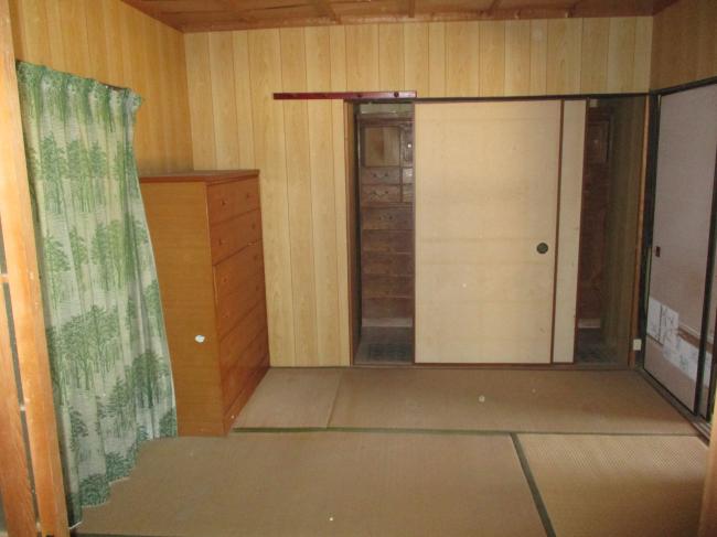 1860s wood house on a large plot in Okayama