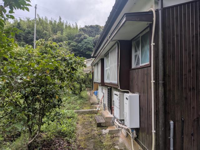 1970s wood house, 19-min walk to station, Nagasaki