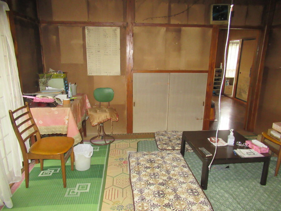 1970s wood house, 8-min walk to station, Aomori