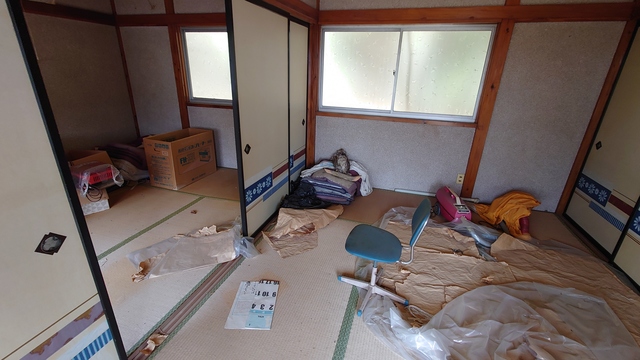 1980s wood house on a large plot in Iwate