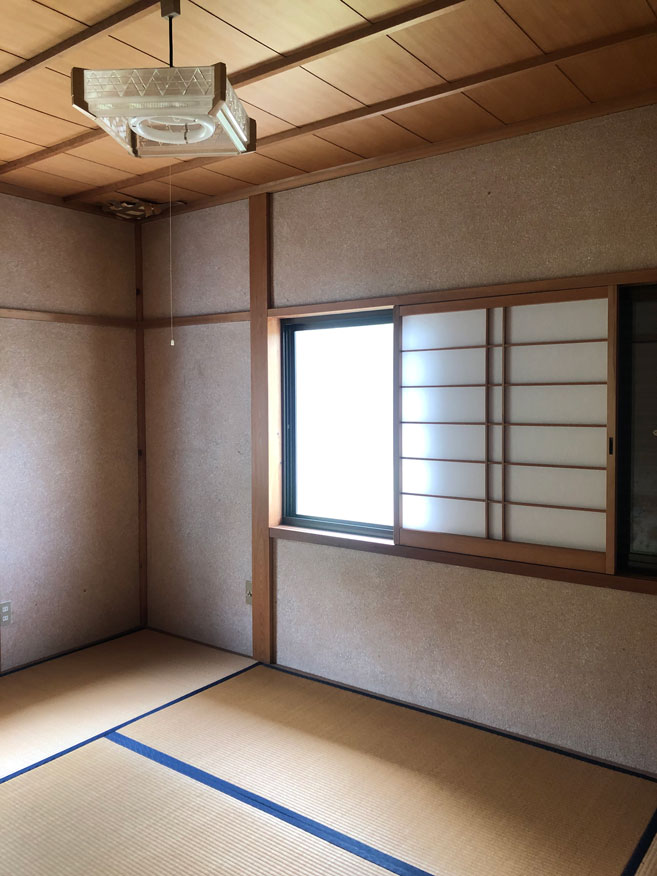 1980s wood house with storehouses in Hiyoshi, Nantan