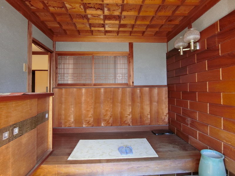 1960s wood house in Kochi