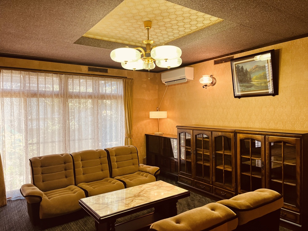 1980s wood house, 9-min walk to station, Iwate
