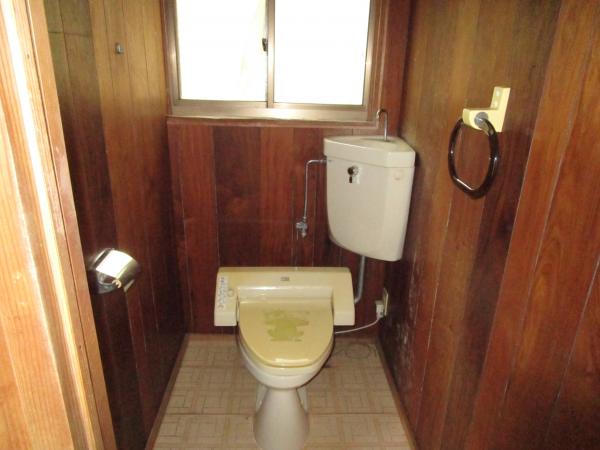 1860s wood house on a large plot in Oita