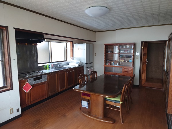 1970s wood house, 3-min walk to station, Tottori