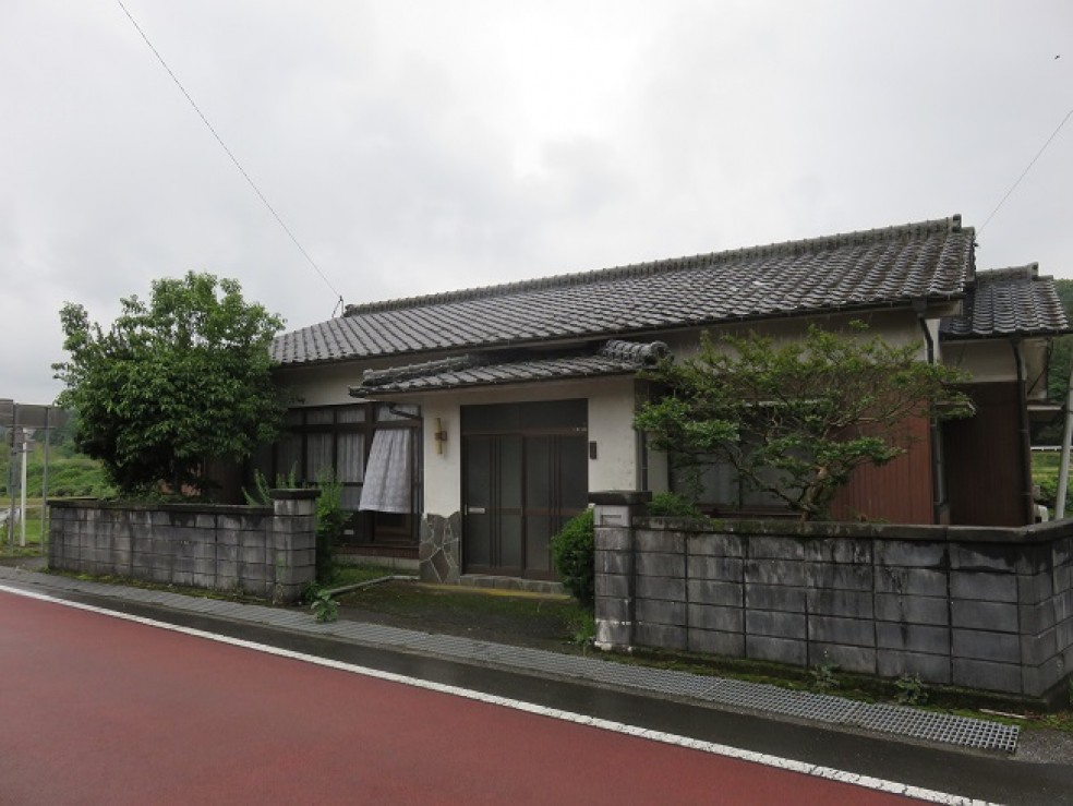 1980s wood house in Oita