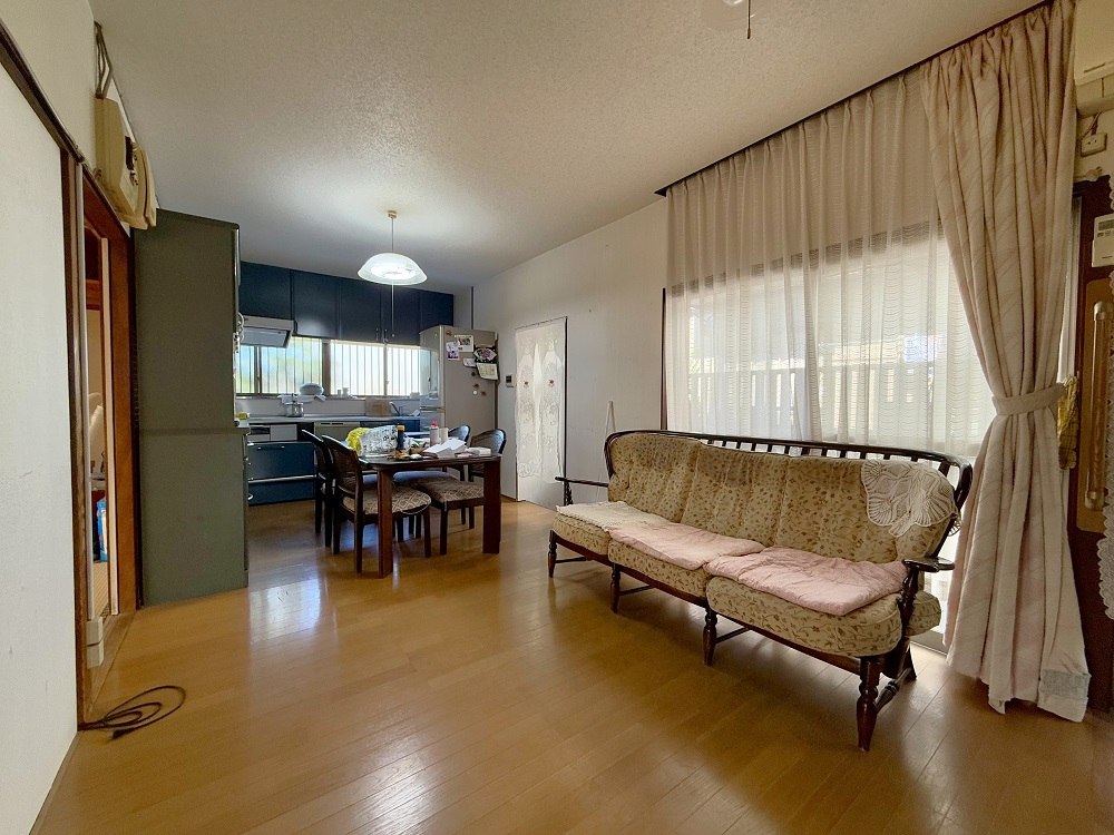 1970s wood house near the coast in Ibusuki, Kagoshima