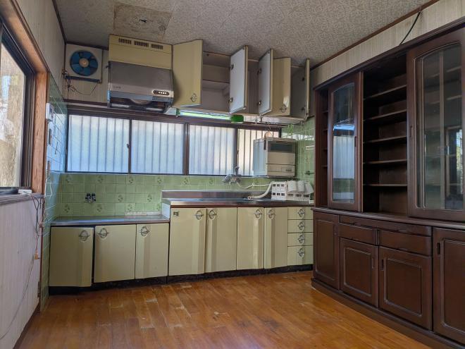 1980s wood house in Hioki, Kagoshima