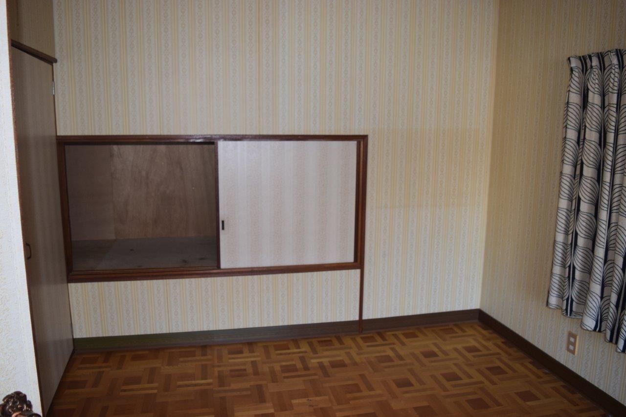 1980s wood house in Kochi